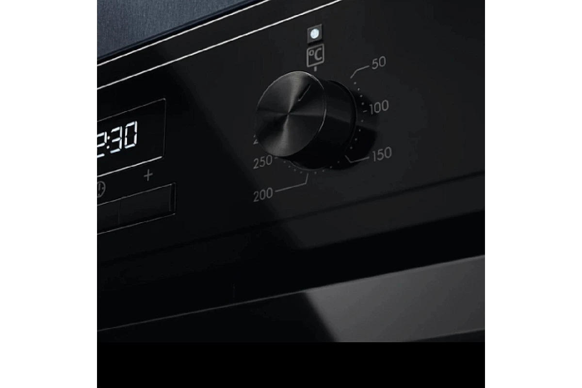 Духовой шкаф Electrolux OEM3H50
