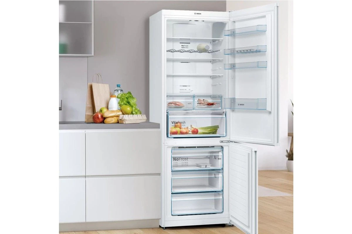 Двухкамерный холодильник Bosch KGN49XWEA