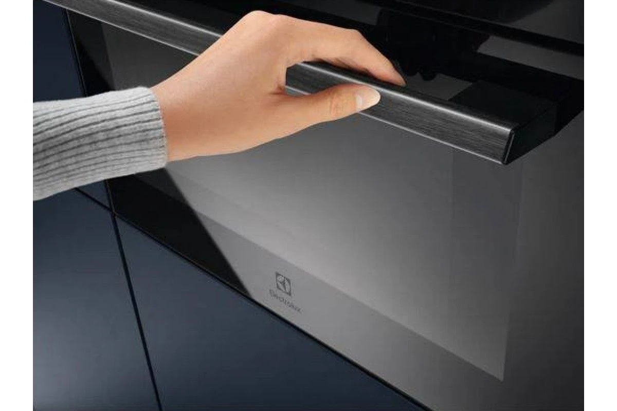 Встраиваемая микроволновая печь Electrolux EVM 6E46Z