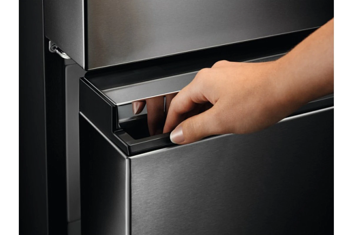 Холодильник Electrolux LLI9VF54X0
