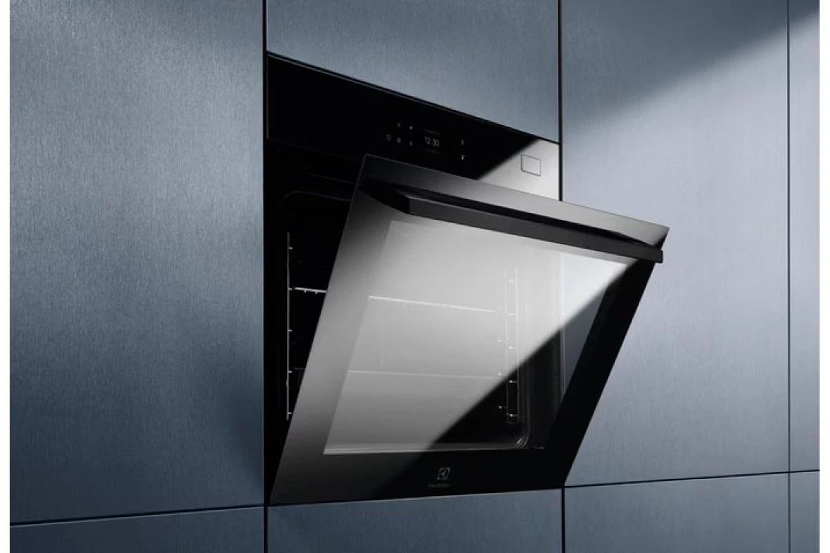 Духовой шкаф Electrolux EOB8S39WZ