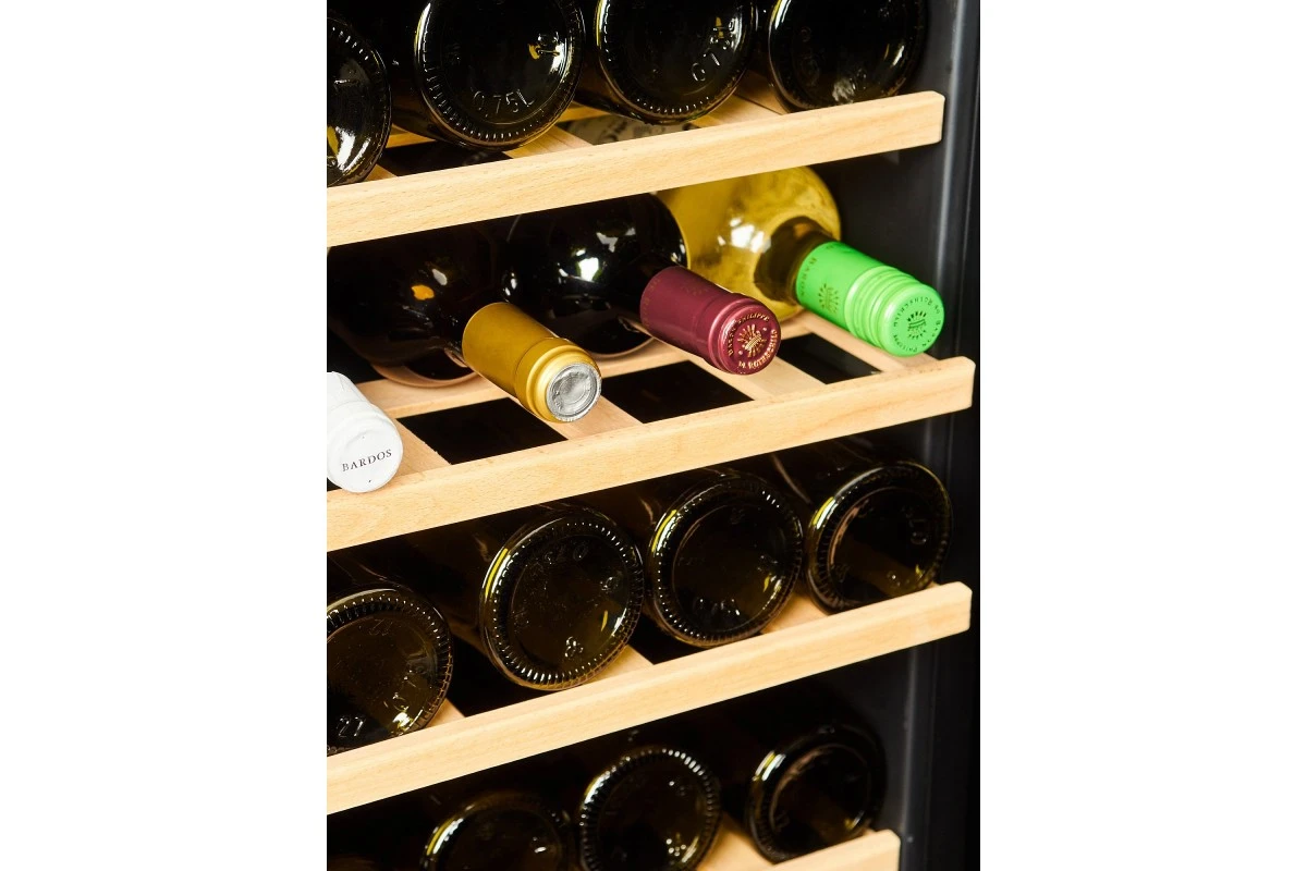 Однозонный шкаф Vinosafe VSF38AM