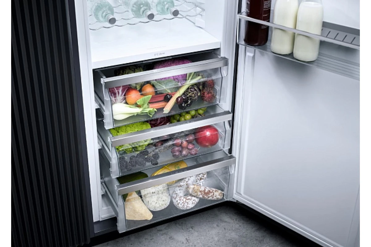 Встраиваемый холодильник Miele K 7747 C