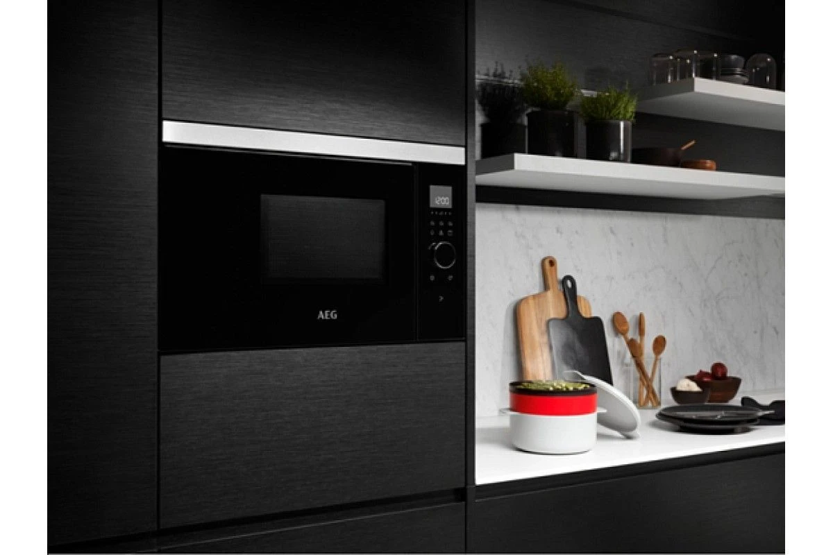 Встраиваемая микроволновая печь AEG MBB1756SEM