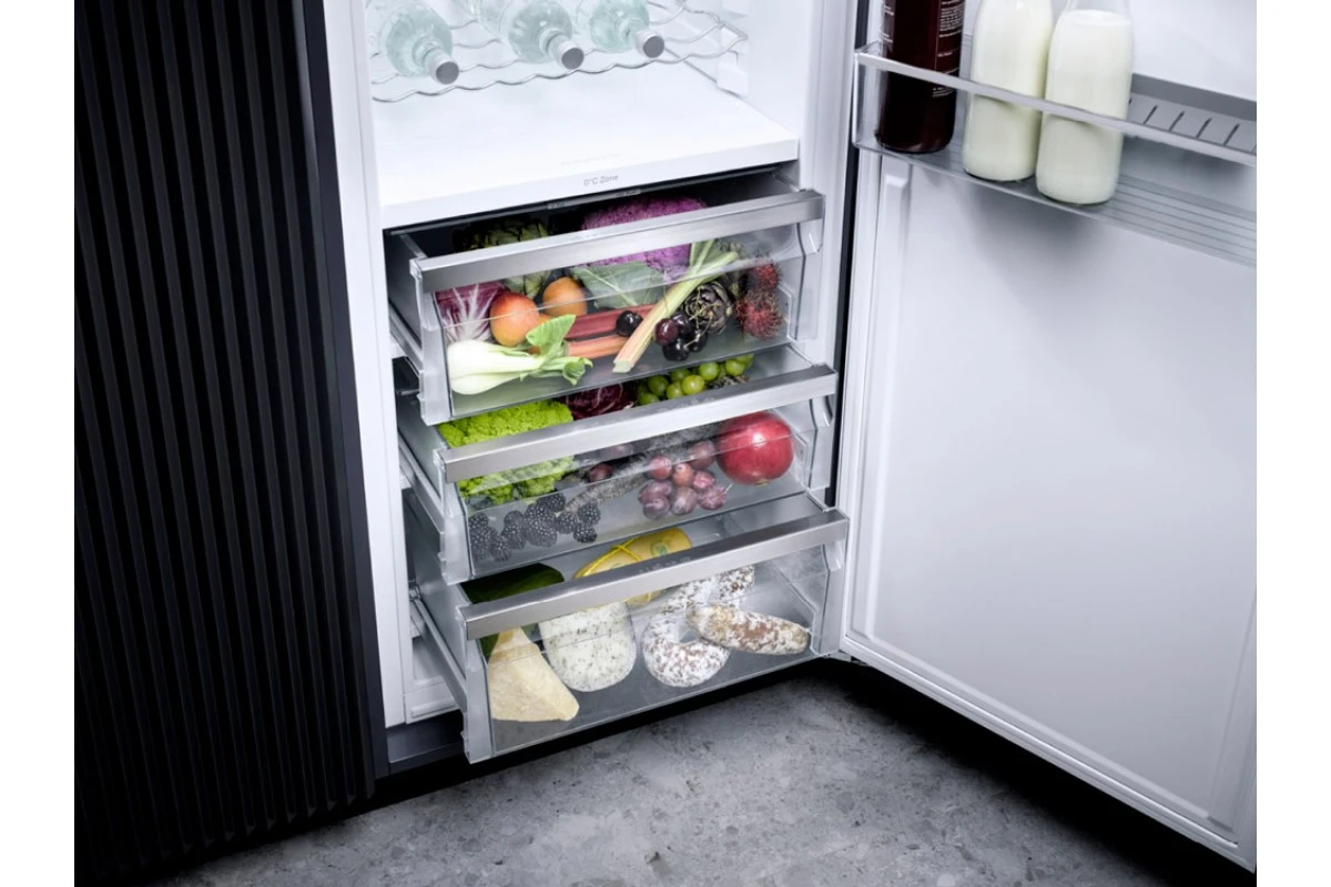 Встраиваемый холодильник Miele K 7743 E