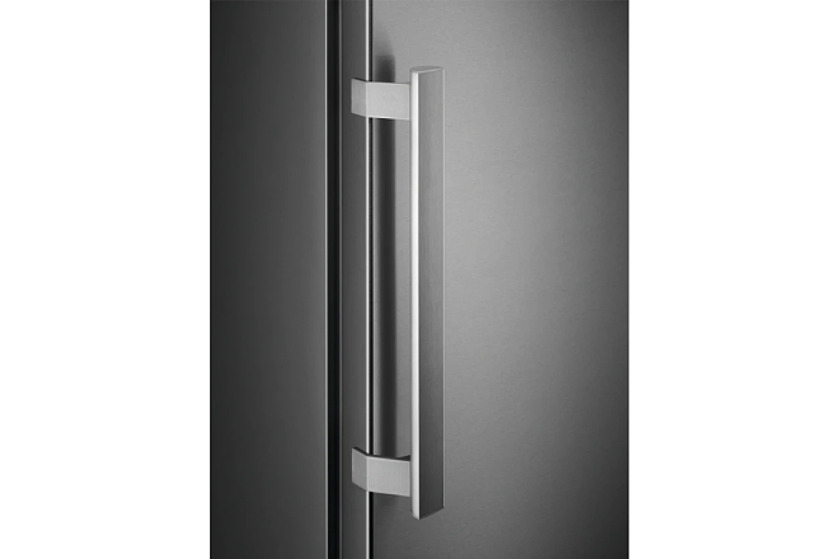 Морозильная камера Electrolux RUT7ME28X2