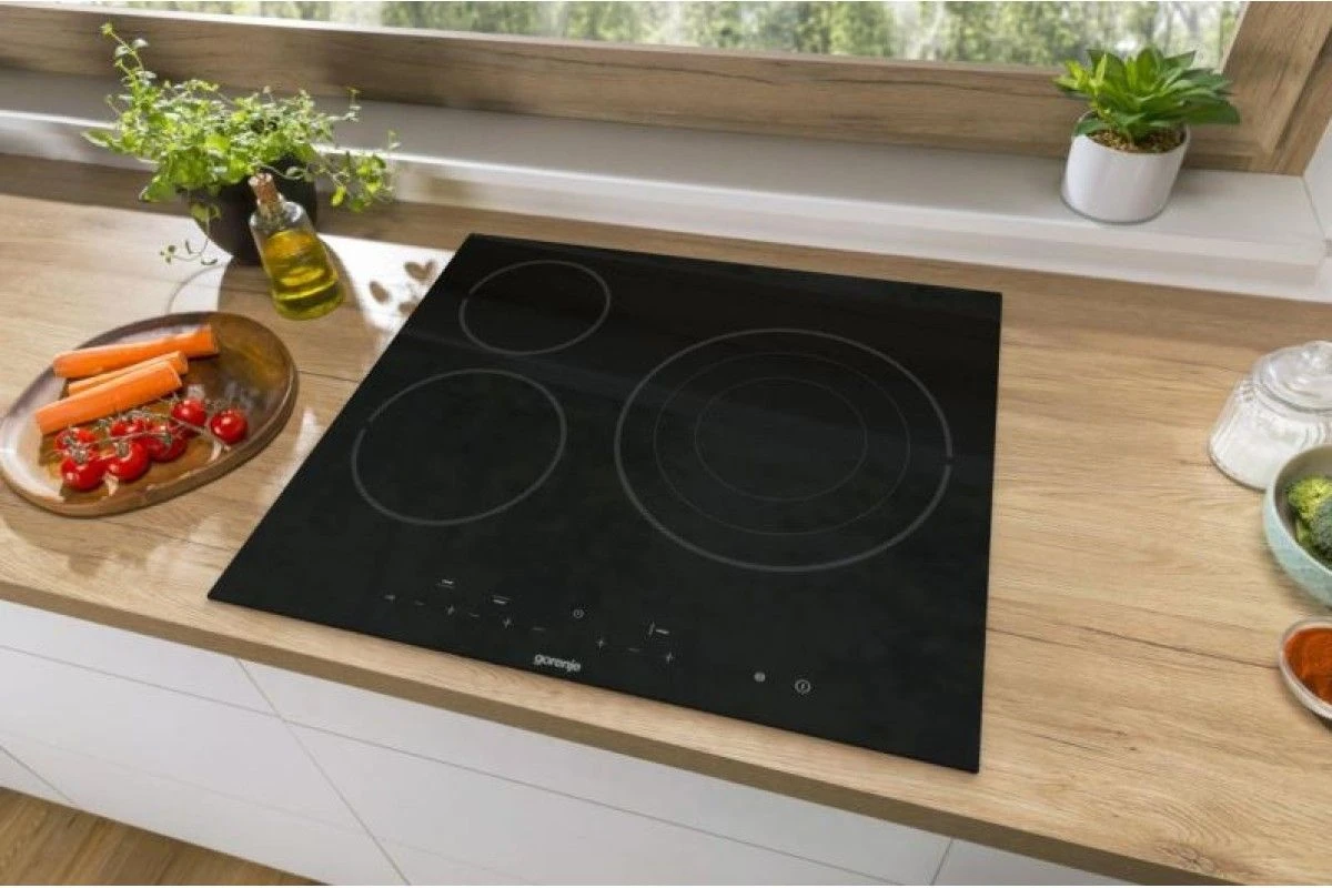 Независимая стеклокерамическая варочная панель Gorenje ECT632BSCE