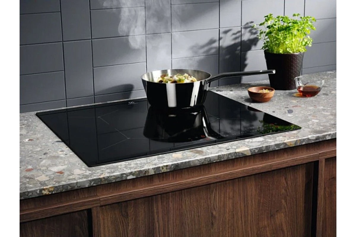 Варочная панель Electrolux EIS62443