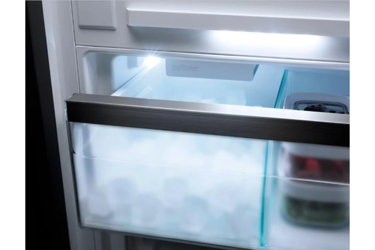 Встраиваемый холодильник Miele KFN 7795 D