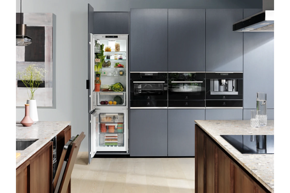 Встраиваемая посудомоечная машина Electrolux EEC967310L