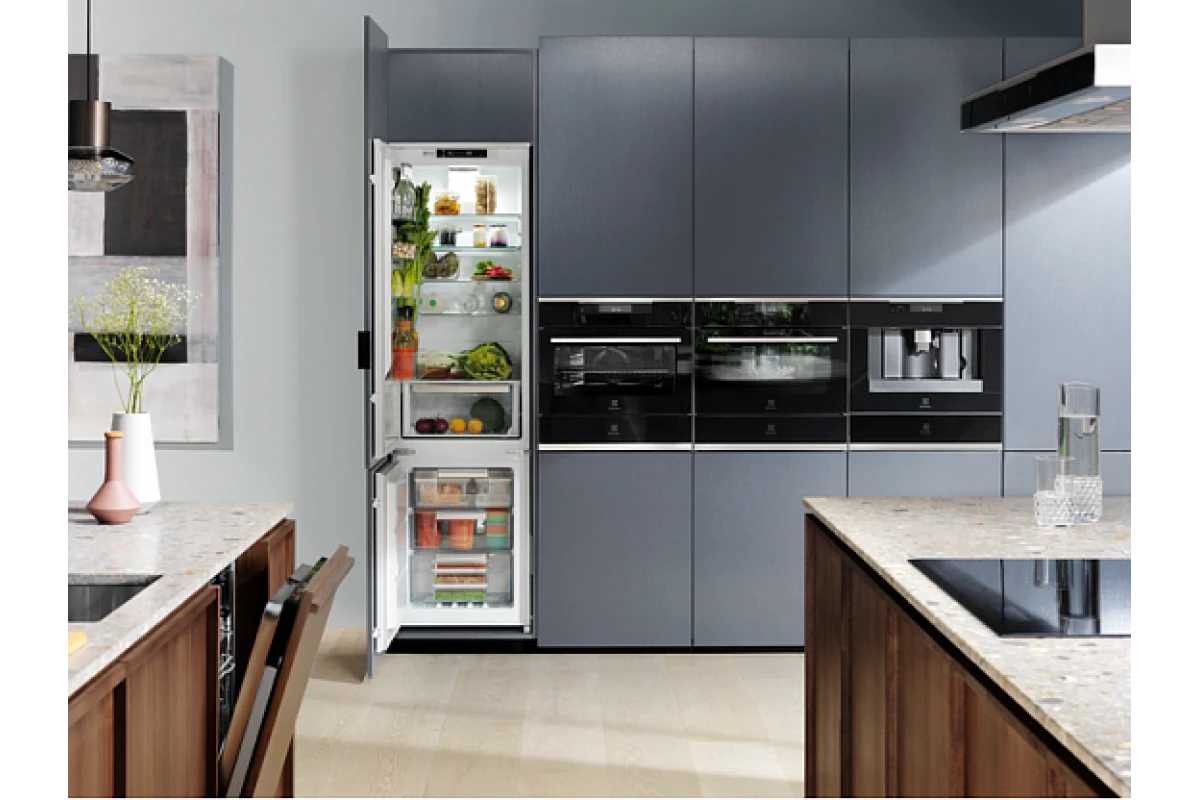 Встраиваемая посудомоечная машина Electrolux EEC987300W