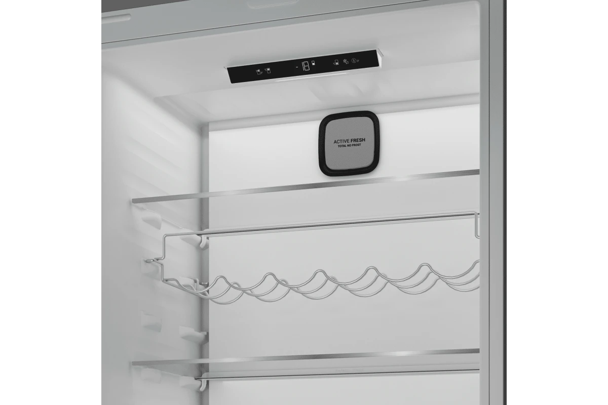 Встраиваемый холодильник Hotpoint HBT 400I