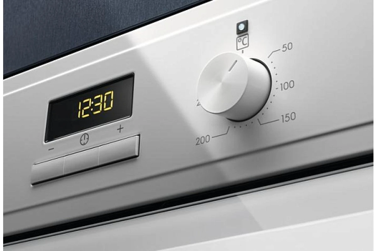 Духовой шкаф Electrolux EOF3H40BW