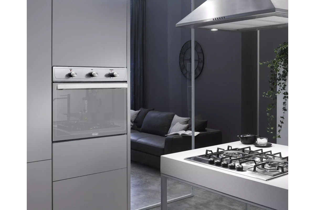 Многофункциональный электрический духовой шкаф DeLonghi SLM 50 RUS