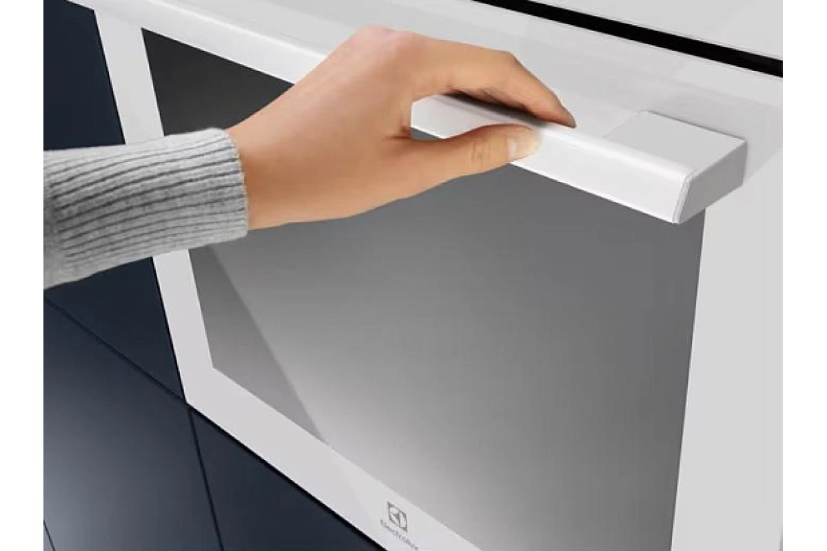 Духовой шкаф Electrolux EOF3H40BW