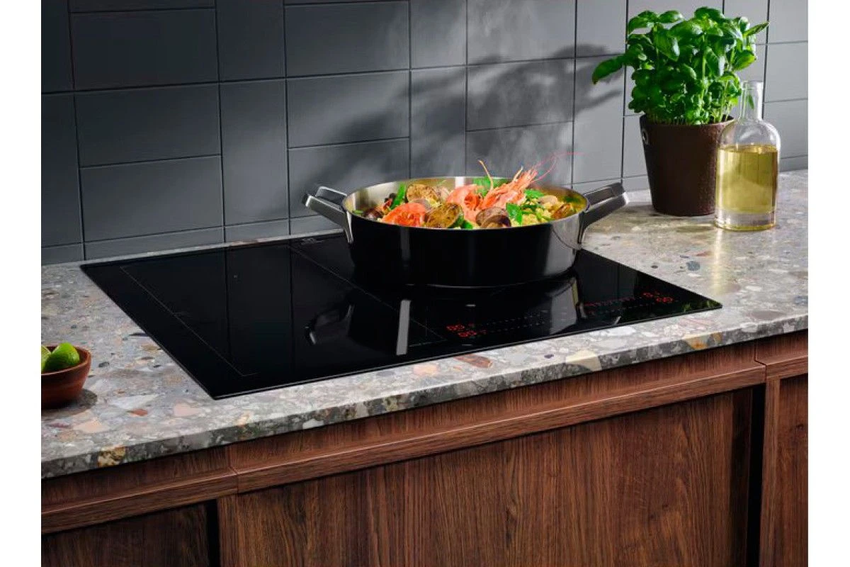 Варочная панель Electrolux EIS62453