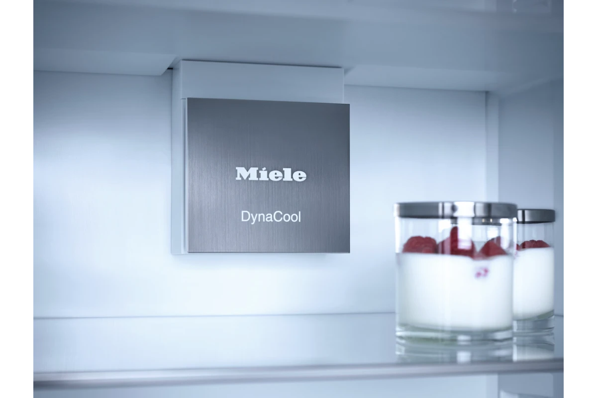 Встраиваемый холодильник Miele K7433 E